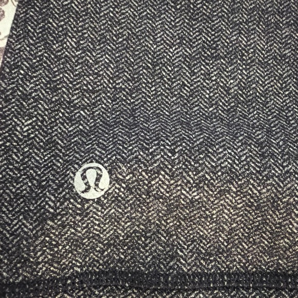Lululemon Daily Yoga Jacket Sz 4 - Picture 4 of 6